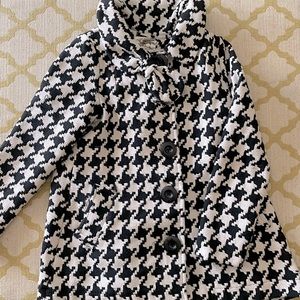 Women’s Medium Black and white houndstooth peacoat